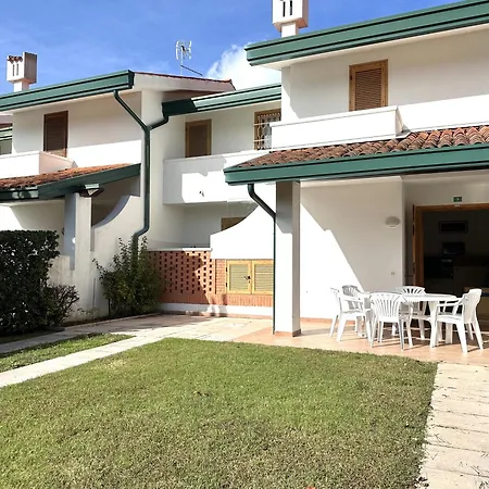 Feriehus Villaggio Danubio *