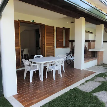 Feriehus Villaggio Danubio *