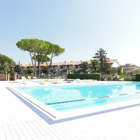 بيت للعطل Villaggio Danubio *